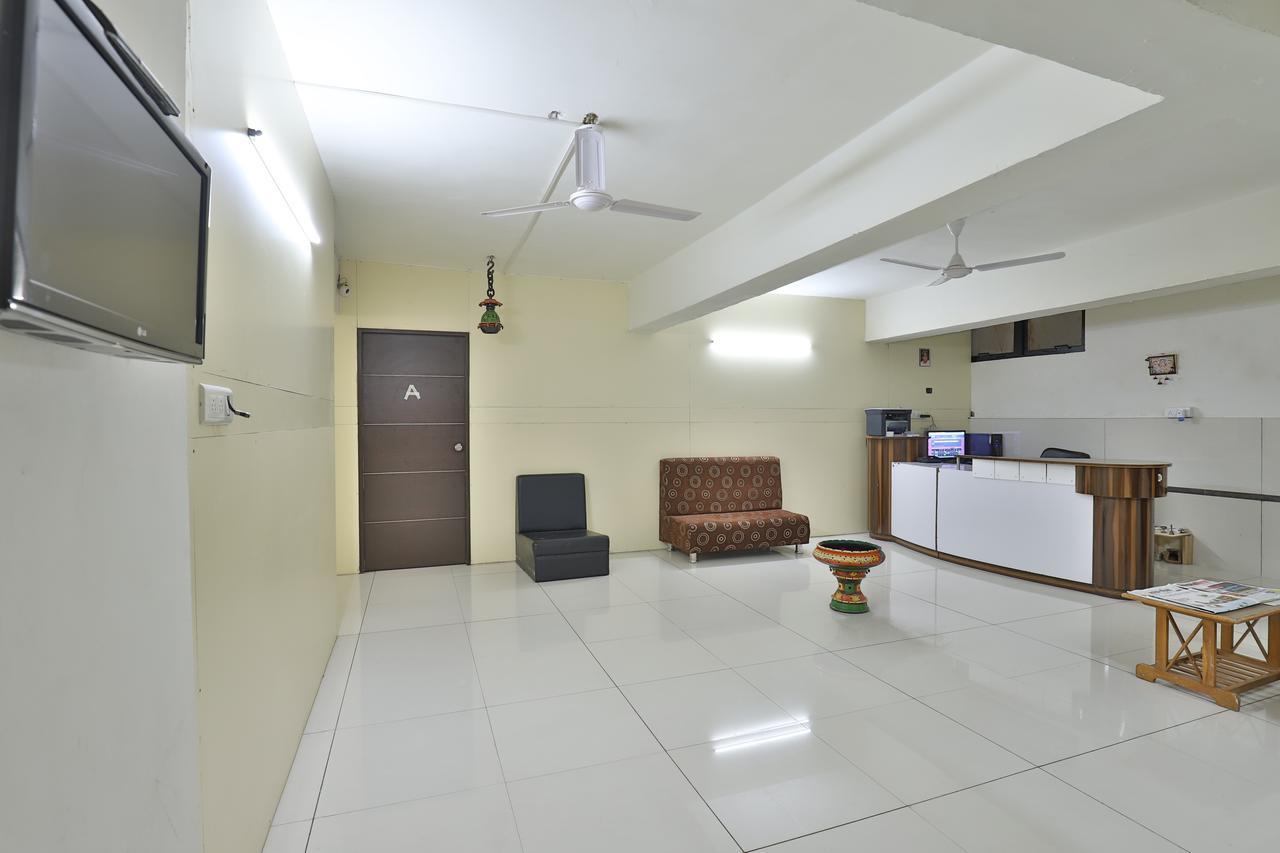 Night Halt Dormitory Ahmedabad Exterior photo